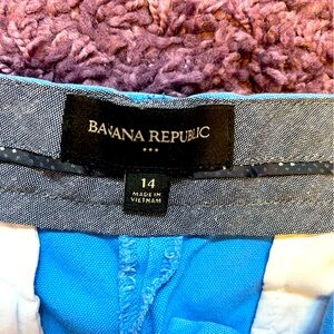 Ladies shorts. Nice Banana republic brand. Pet free home and smoke free.